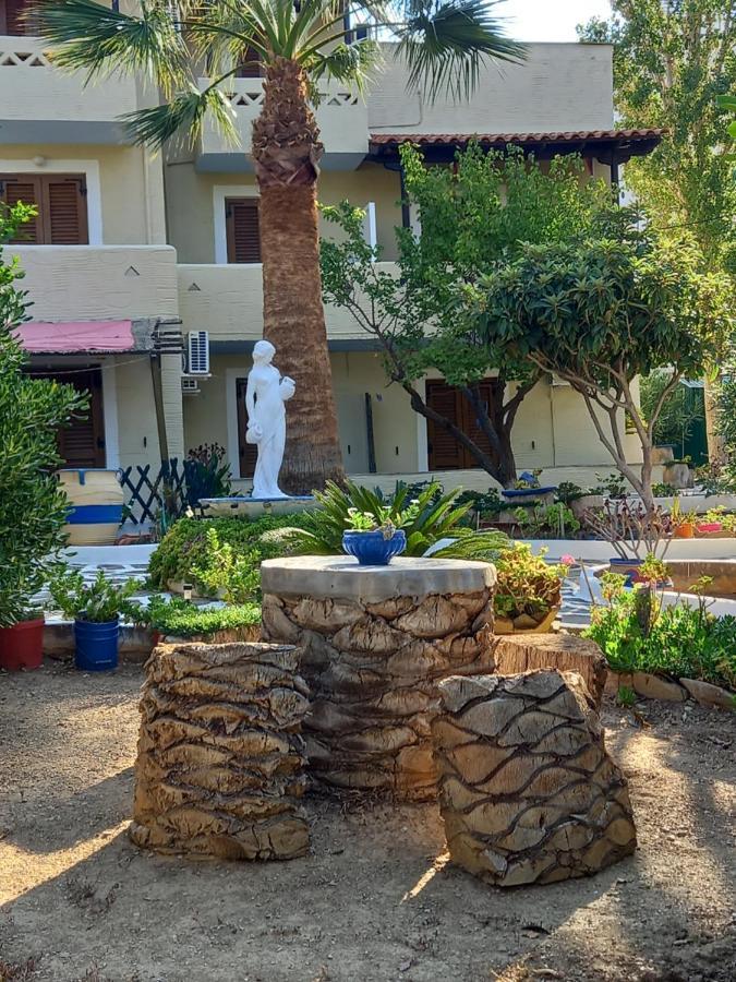 Villa Rena 3* Batsíon